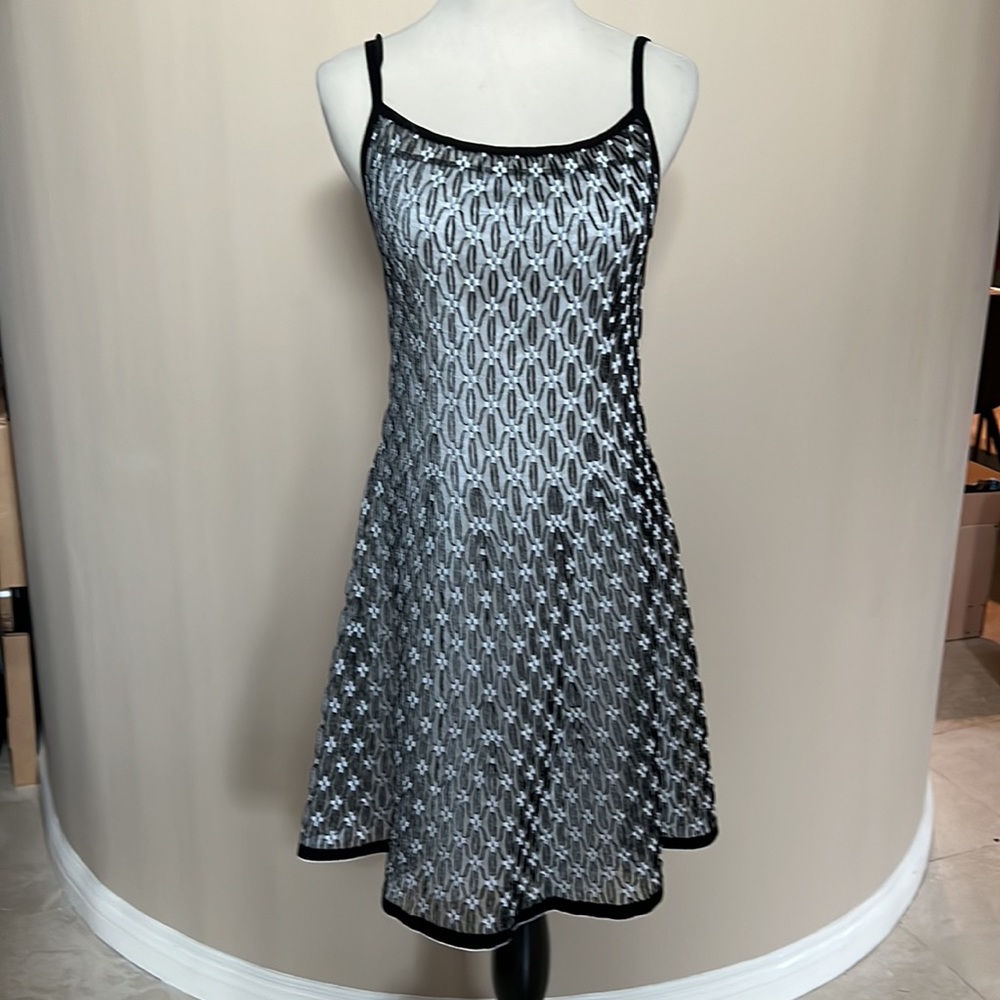 D.Exterior Black & White Dress. Small